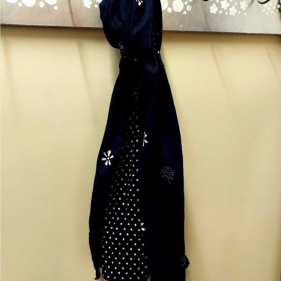 Classic four season scarf  - Picture 1 of 3